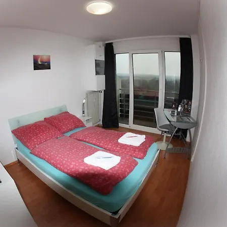 Apartment R&r