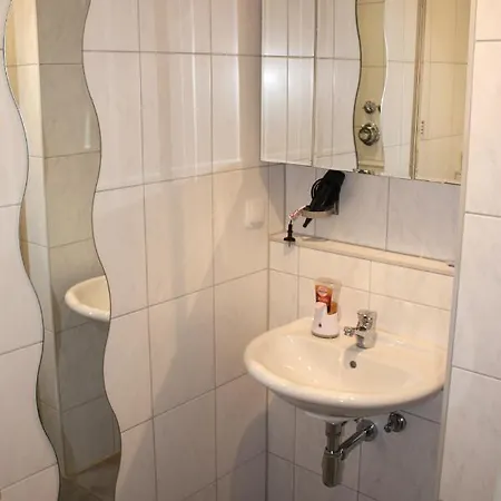Apartment R&r *