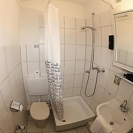 R&r Apartment *